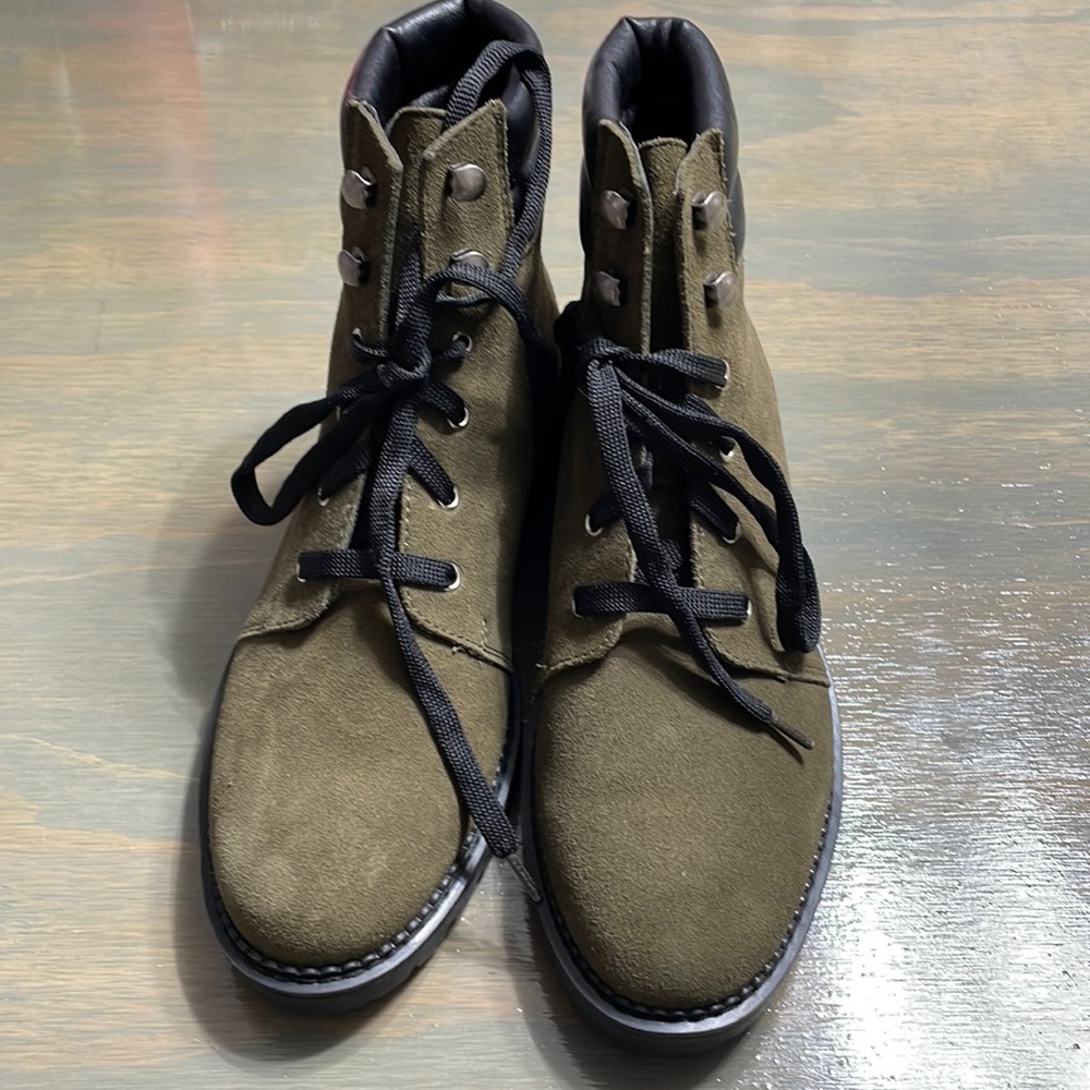 NWT Björndal Velvet Boots